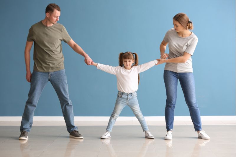 Custodia de Menores: Derechos y Procedimientos en España para Proteger a tu Familia. Ampuero Blanco Abogados expertos en Derecho Familiar.