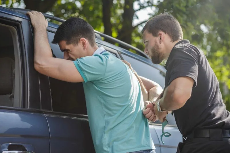 Detención sin motivo: abuso policial y derechos del detenido