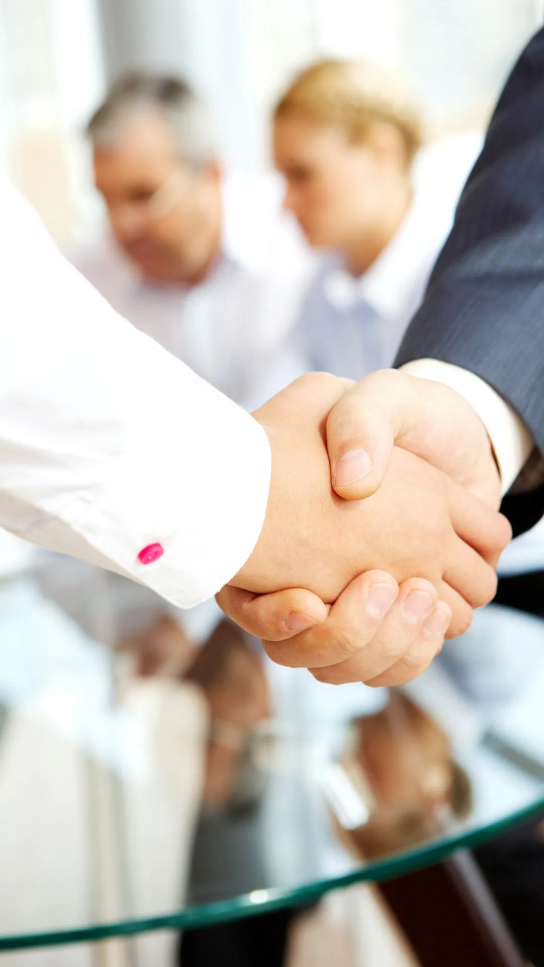 Proceso de mediación con acuerdos guiados por un mediador profesional